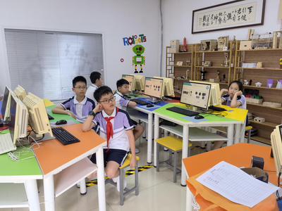 研有所思 学有所获——鲁迅小学四（9）班筑梦小队教育器材探索活动侧记